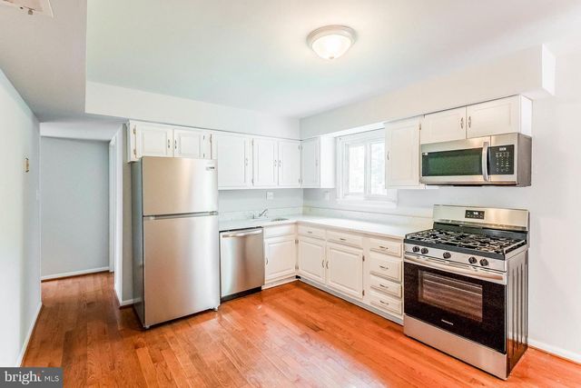 662 HERNDON PKWY, Herndon, VA 20170