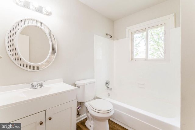 662 HERNDON PKWY, Herndon, VA 20170