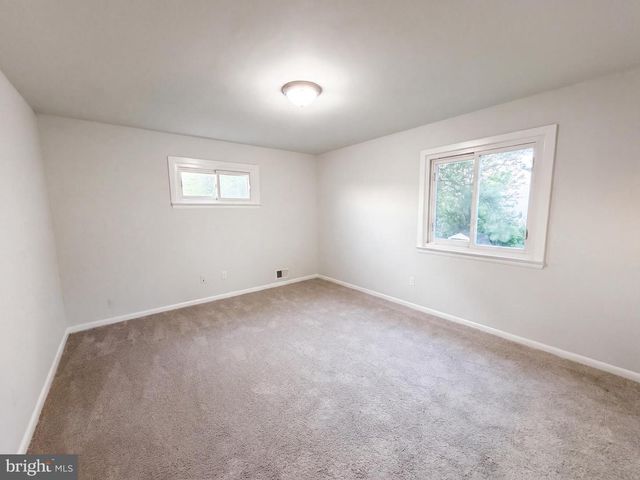 662 HERNDON PKWY, Herndon, VA 20170
