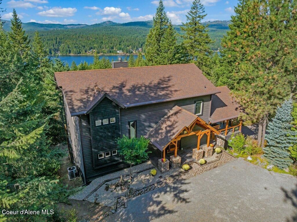 382 Blacktail Rd, Cocolalla, ID 83813