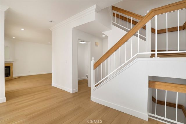 5799 Freebird Lane 102, Oak Park, CA 91377