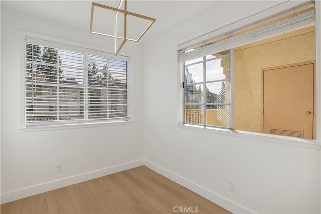 5799 Freebird Lane 102, Oak Park, CA 91377