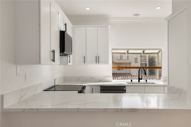 5799 Freebird Lane 102, Oak Park, CA 91377