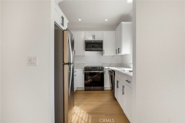 5799 Freebird Lane 102, Oak Park, CA 91377