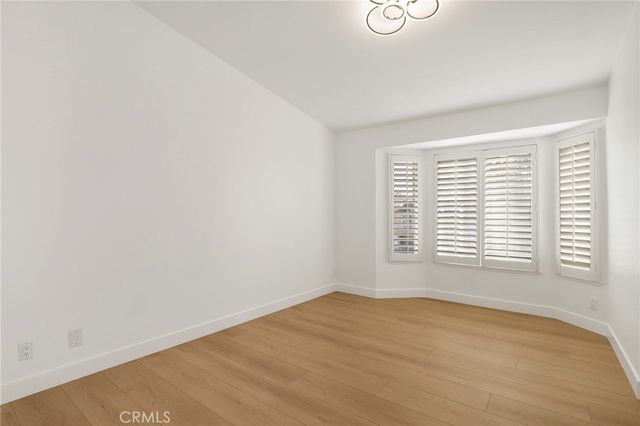 5799 Freebird Lane 102, Oak Park, CA 91377