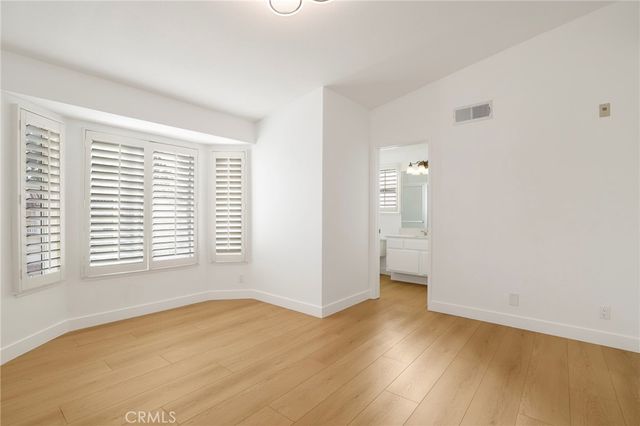 5799 Freebird Lane 102, Oak Park, CA 91377