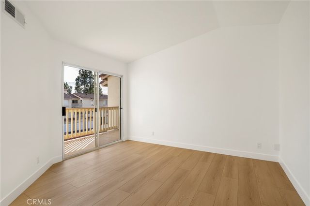 5799 Freebird Lane 102, Oak Park, CA 91377