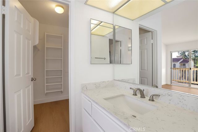 5799 Freebird Lane 102, Oak Park, CA 91377