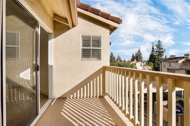 5799 Freebird Lane 102, Oak Park, CA 91377