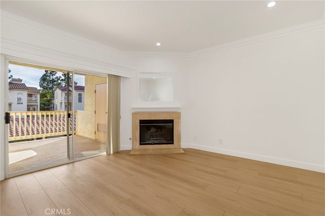 5799 Freebird Lane 102, Oak Park, CA 91377