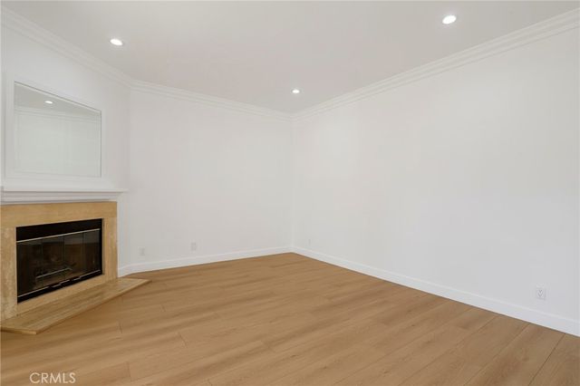 5799 Freebird Lane 102, Oak Park, CA 91377