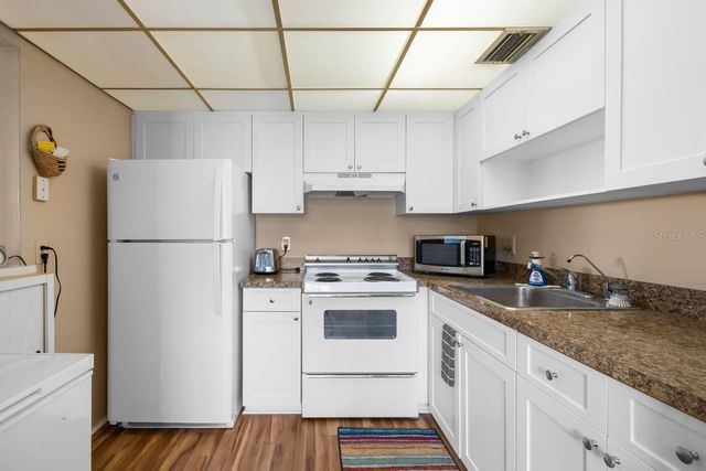 1802 BEDFORD LANE 2, Sun City Center, FL 33573