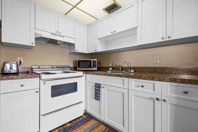 1802 BEDFORD LANE 2, Sun City Center, FL 33573