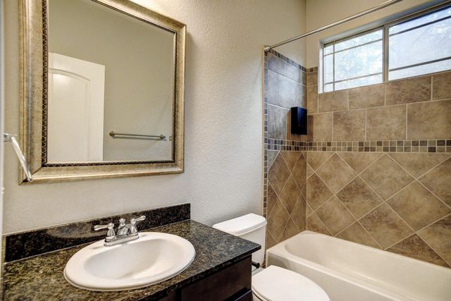 105 S Kaupo DR, Bastrop, TX 78602