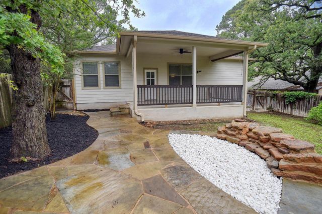 105 S Kaupo DR, Bastrop, TX 78602