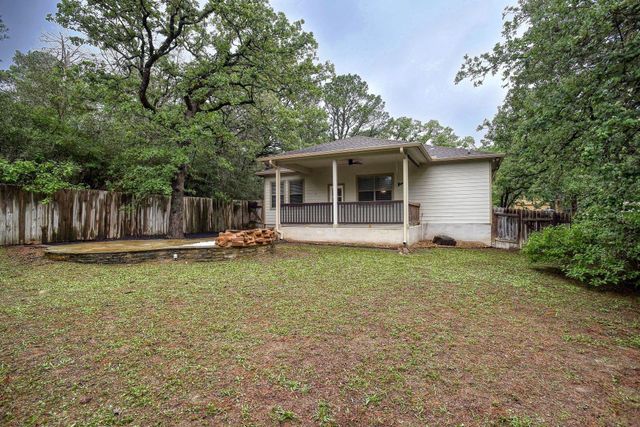 105 S Kaupo DR, Bastrop, TX 78602