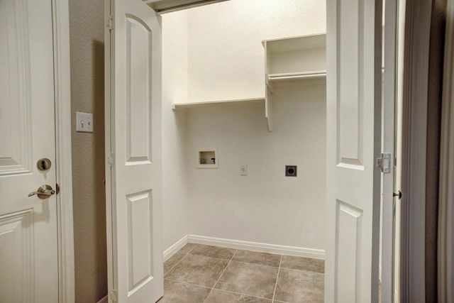 105 S Kaupo DR, Bastrop, TX 78602