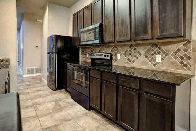 105 S Kaupo DR, Bastrop, TX 78602