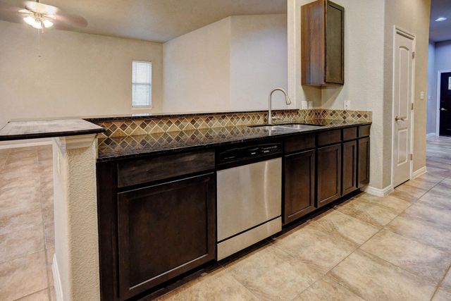 105 S Kaupo DR, Bastrop, TX 78602