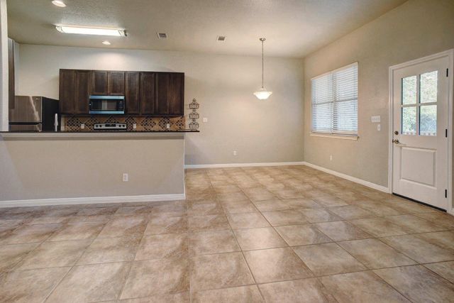 105 S Kaupo DR, Bastrop, TX 78602