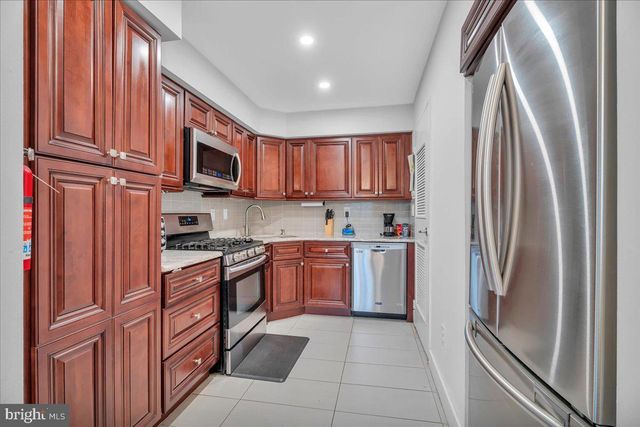2036 HARBOUR DR, Palmyra, NJ 08065