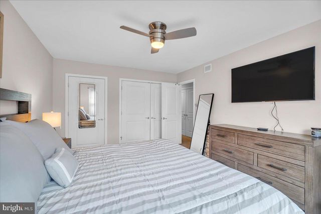 2036 HARBOUR DR, Palmyra, NJ 08065