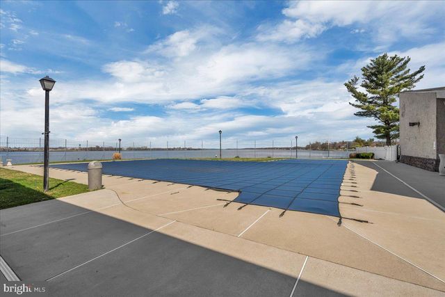 2036 HARBOUR DR, Palmyra, NJ 08065