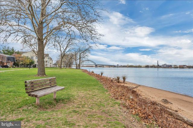 2036 HARBOUR DR, Palmyra, NJ 08065