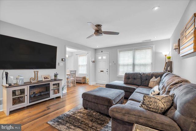 2036 HARBOUR DR, Palmyra, NJ 08065
