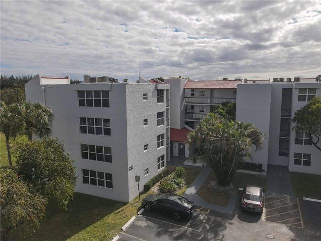 9441 Evergreen Place 401, Davie, FL 33324