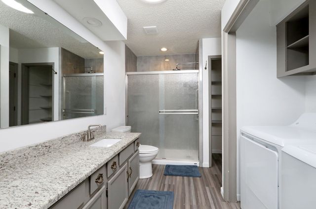 6184 Terrace Drive 8, Johnston, IA 50131