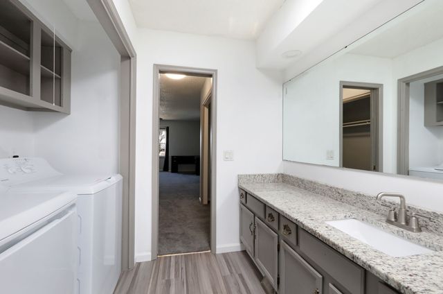 6184 Terrace Drive 8, Johnston, IA 50131