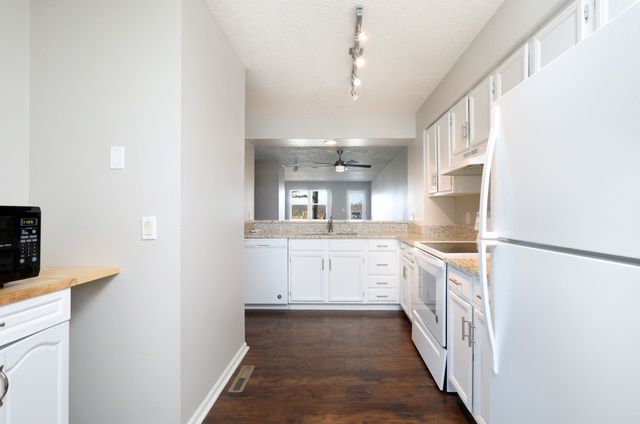 6184 Terrace Drive 8, Johnston, IA 50131