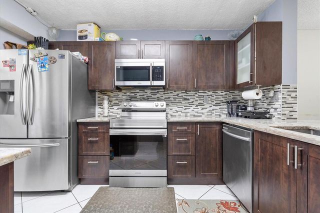 7547 NW 79th Avenue 111, Tamarac, FL 33321