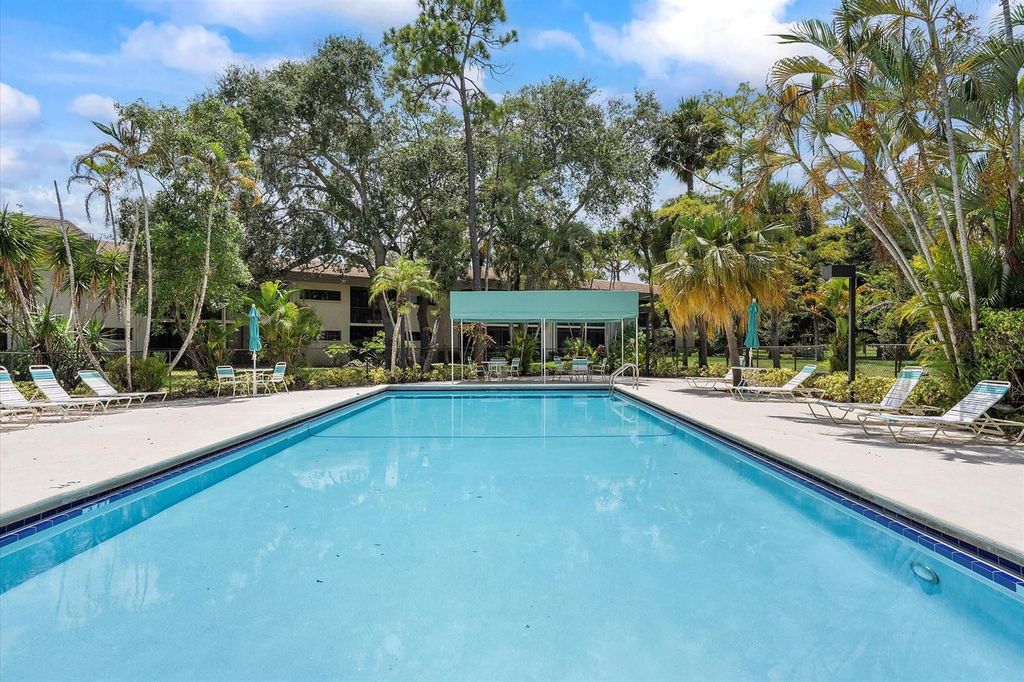 7547 NW 79th Avenue 111, Tamarac, FL 33321