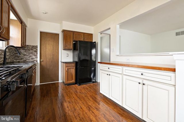 61 OAK FOREST DR, Sicklerville, NJ 08081