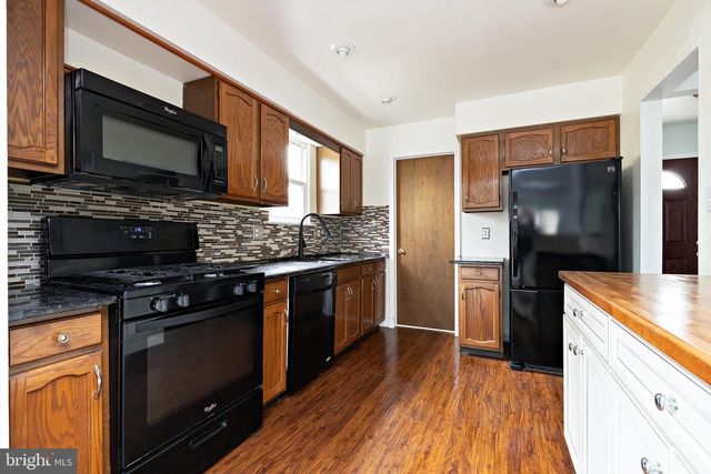 61 OAK FOREST DR, Sicklerville, NJ 08081