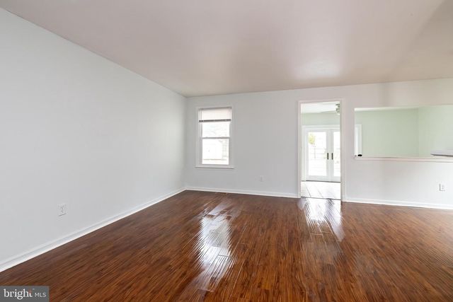 61 OAK FOREST DR, Sicklerville, NJ 08081