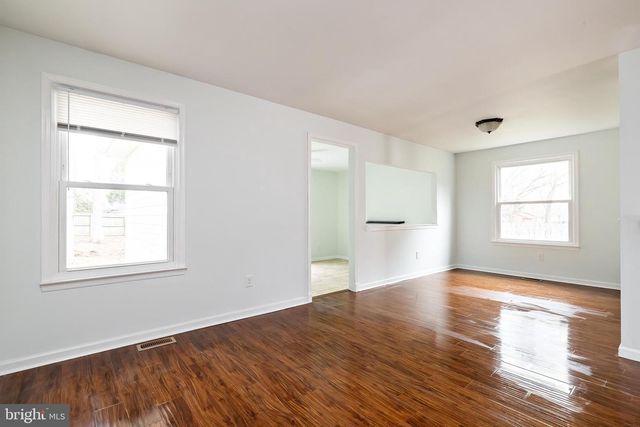 61 OAK FOREST DR, Sicklerville, NJ 08081