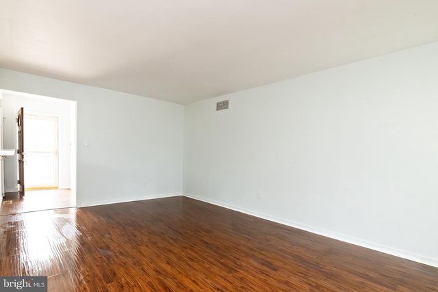 61 OAK FOREST DR, Sicklerville, NJ 08081