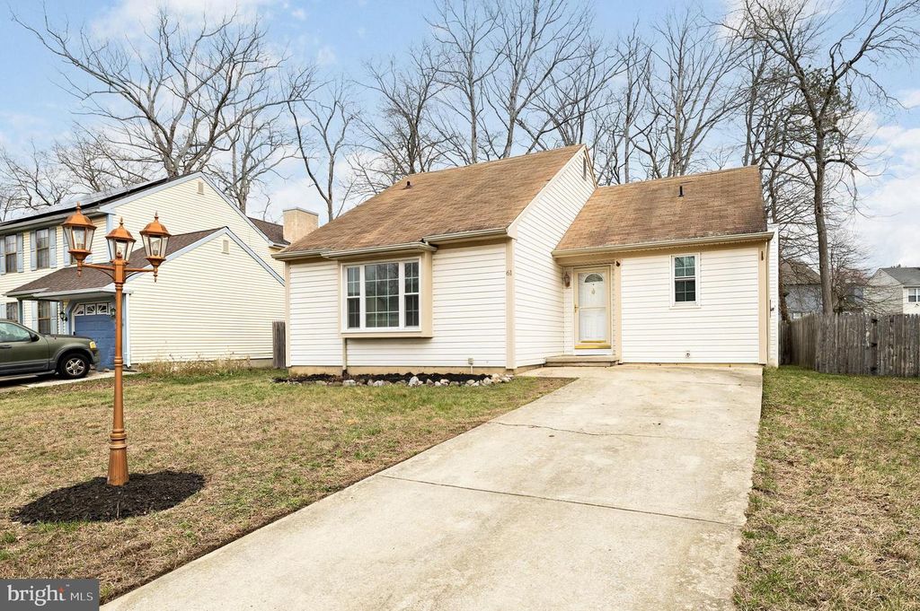 61 OAK FOREST DR, Sicklerville, NJ 08081