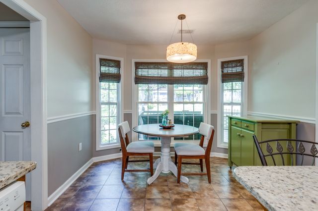 111 Terry Ln, Cottontown, TN 37048