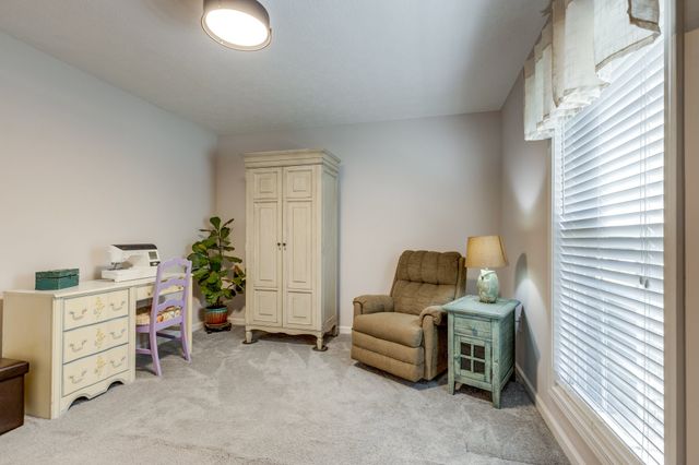 111 Terry Ln, Cottontown, TN 37048