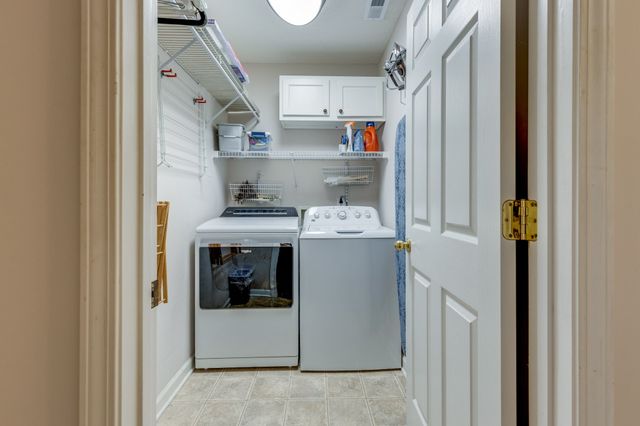 111 Terry Ln, Cottontown, TN 37048