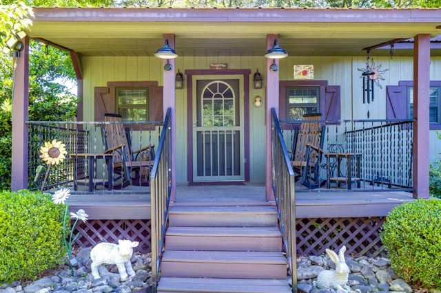 111 Terry Ln, Cottontown, TN 37048