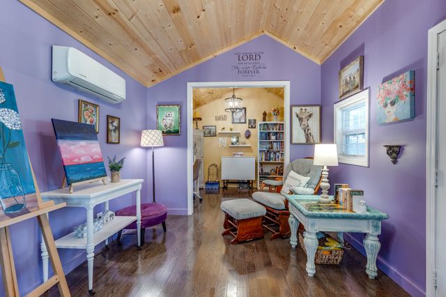 111 Terry Ln, Cottontown, TN 37048