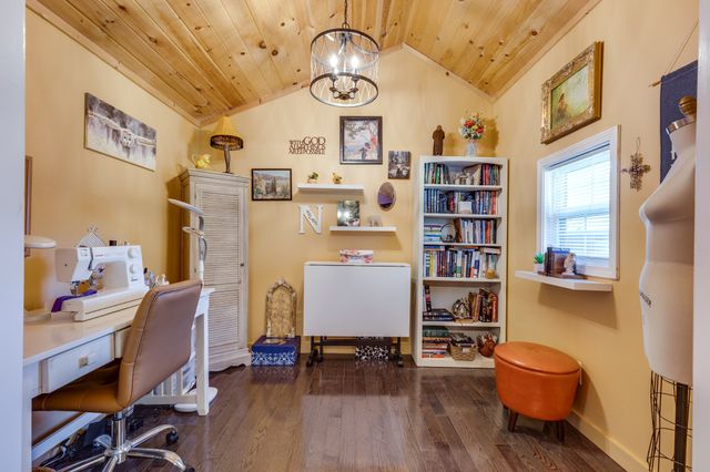 111 Terry Ln, Cottontown, TN 37048