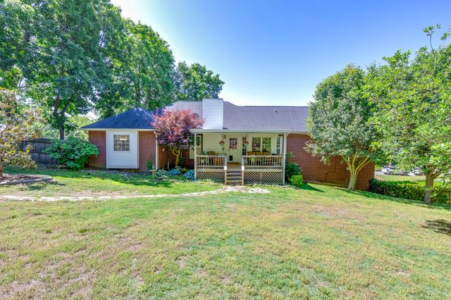 111 Terry Ln, Cottontown, TN 37048
