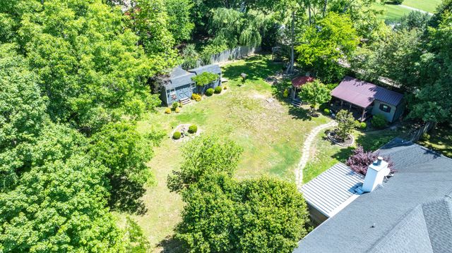 111 Terry Ln, Cottontown, TN 37048