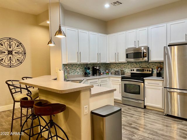 2042 W PERIWINKLE Way, Chandler, AZ 85248